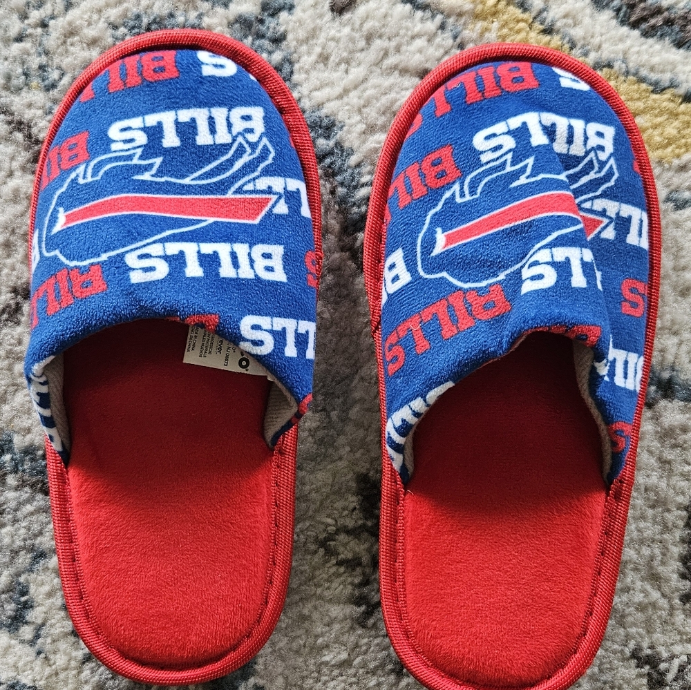 Kid  NFL Buffalo Bills slippers size 3-4